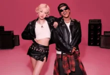 El lanzamiento de APT. ha sido recibido con entusiasmo tanto por los seguidores de Bruno Mars como por los fanáticos del K-pop